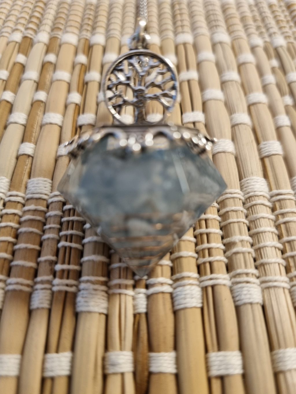 Orgonite Turkoois Pendel – bescherming, waarheid en zuivere energie - Afbeelding 2