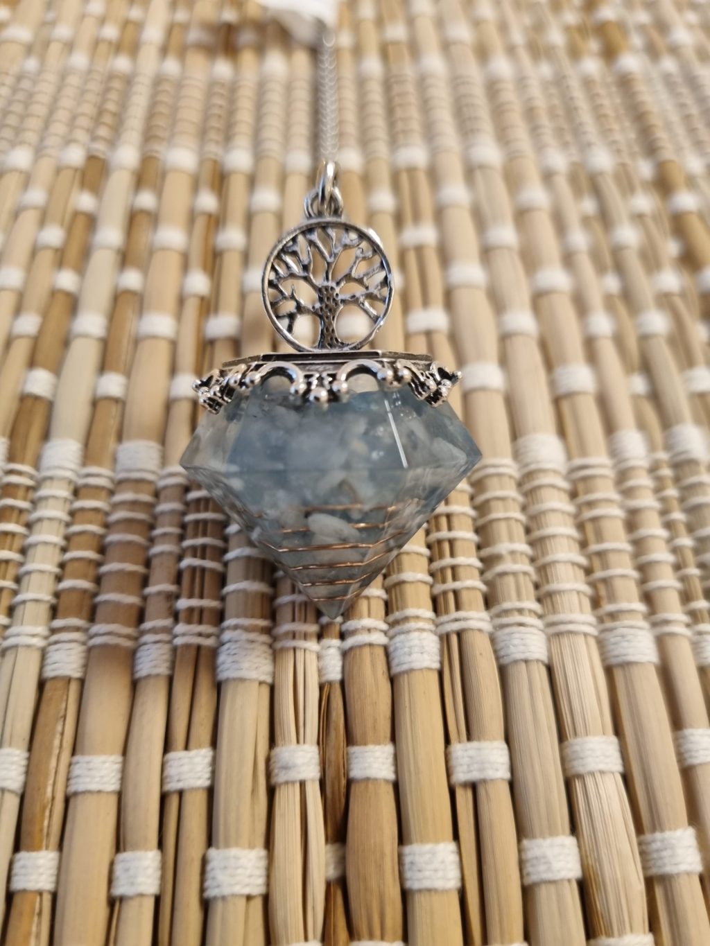Orgonite Turkoois Pendel – bescherming, waarheid en zuivere energie - Afbeelding 3
