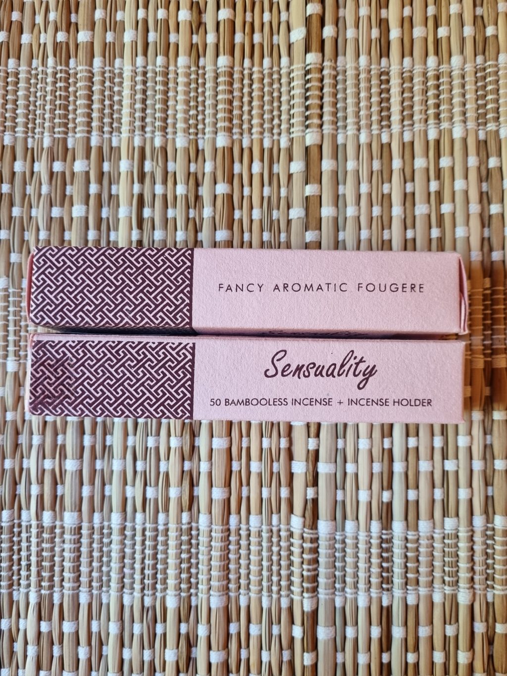 Natuurlijke kruidenwierook zonder bamboe – Sensualiteit & zuivering | Met houder