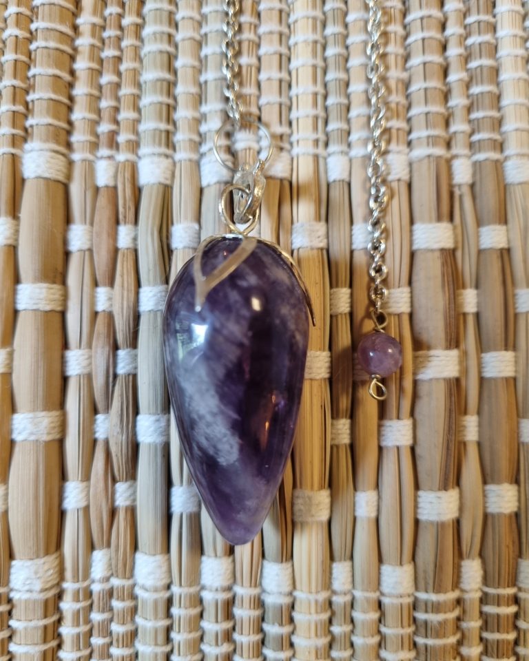 Lotus Pendel met Amethist – Inzicht, Rust en Spirituele Groei