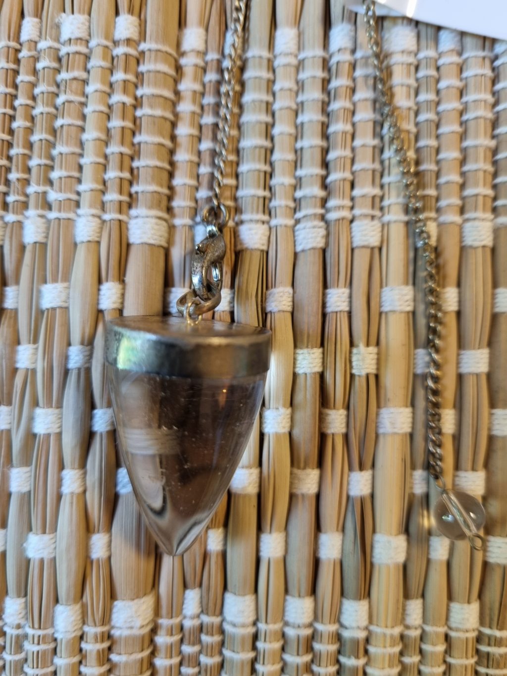 Luxe Bergkristal Pendel – Zuiverheid en Spirituele Helderheid - Afbeelding 3