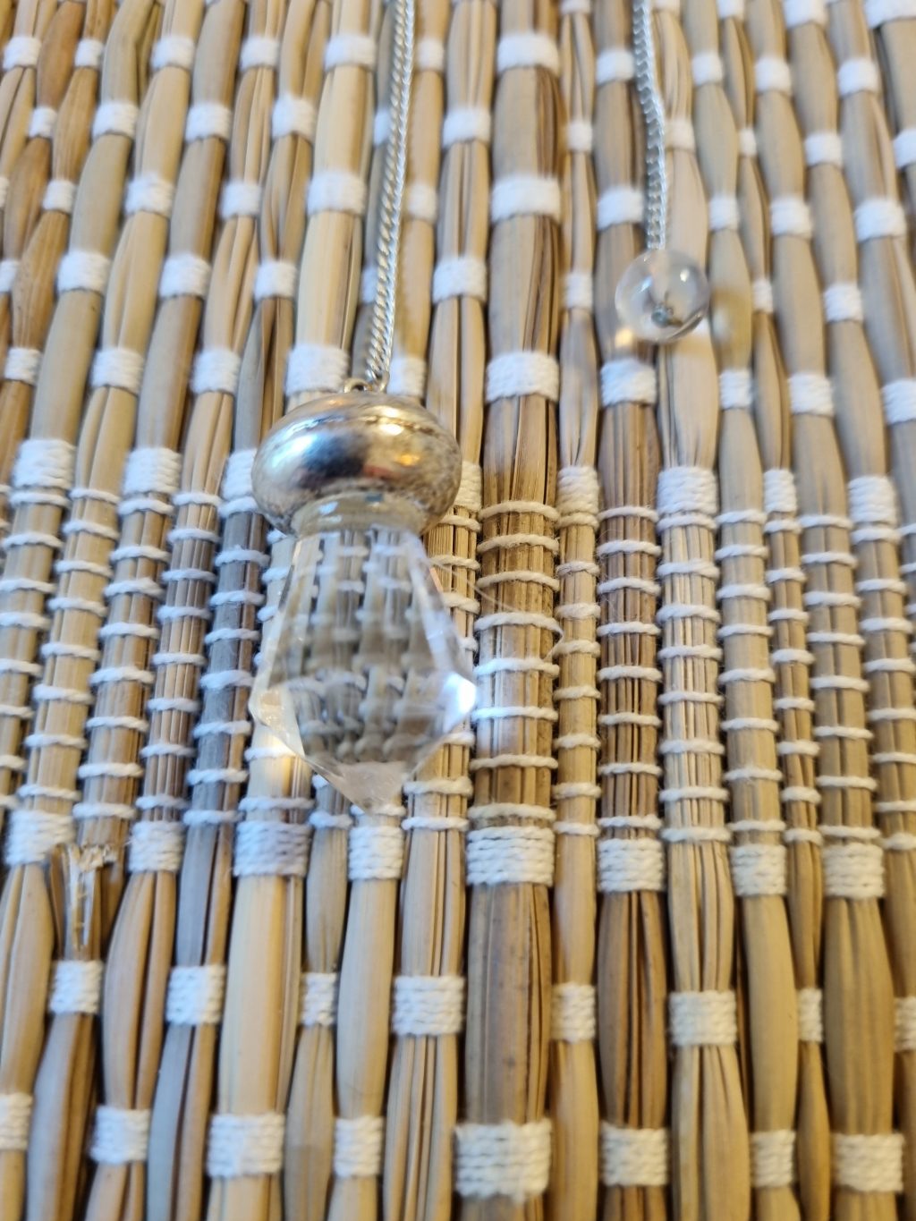 Bergkristal Pendel met Zilver – Helderheid & Spirituele Inzichten - Afbeelding 2